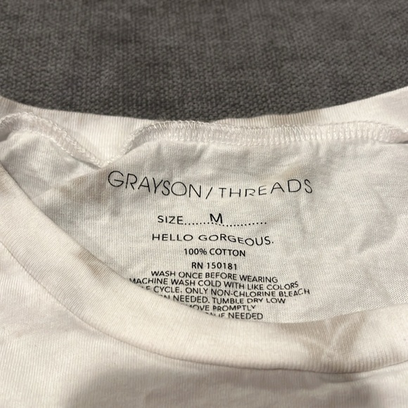 Worn once graphic tee size medium - Picture 2 of 3